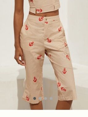 Anthropologie Celandine Beige Gingham Capri Pants with Red Anchor Print